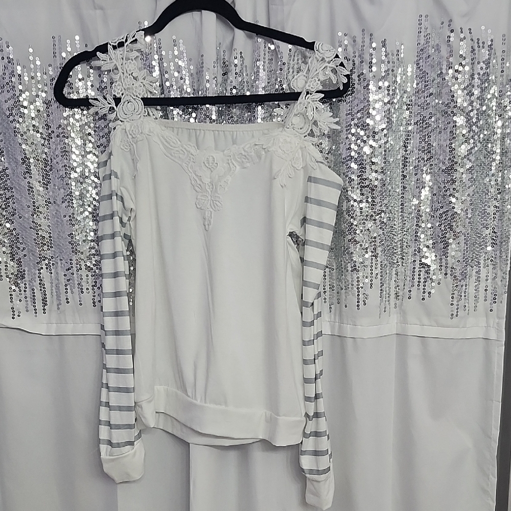 Elegant White Lace Women's Top